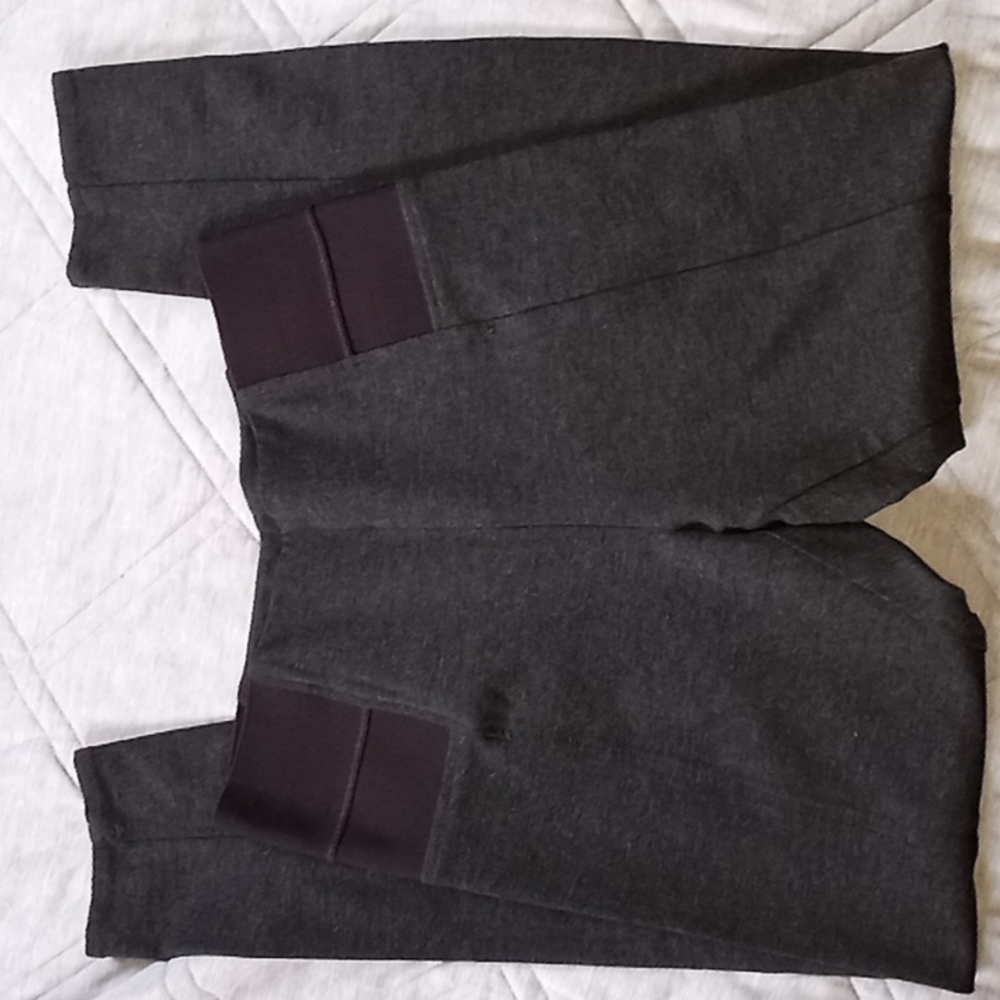High wasted skinny jegging with elastic sides